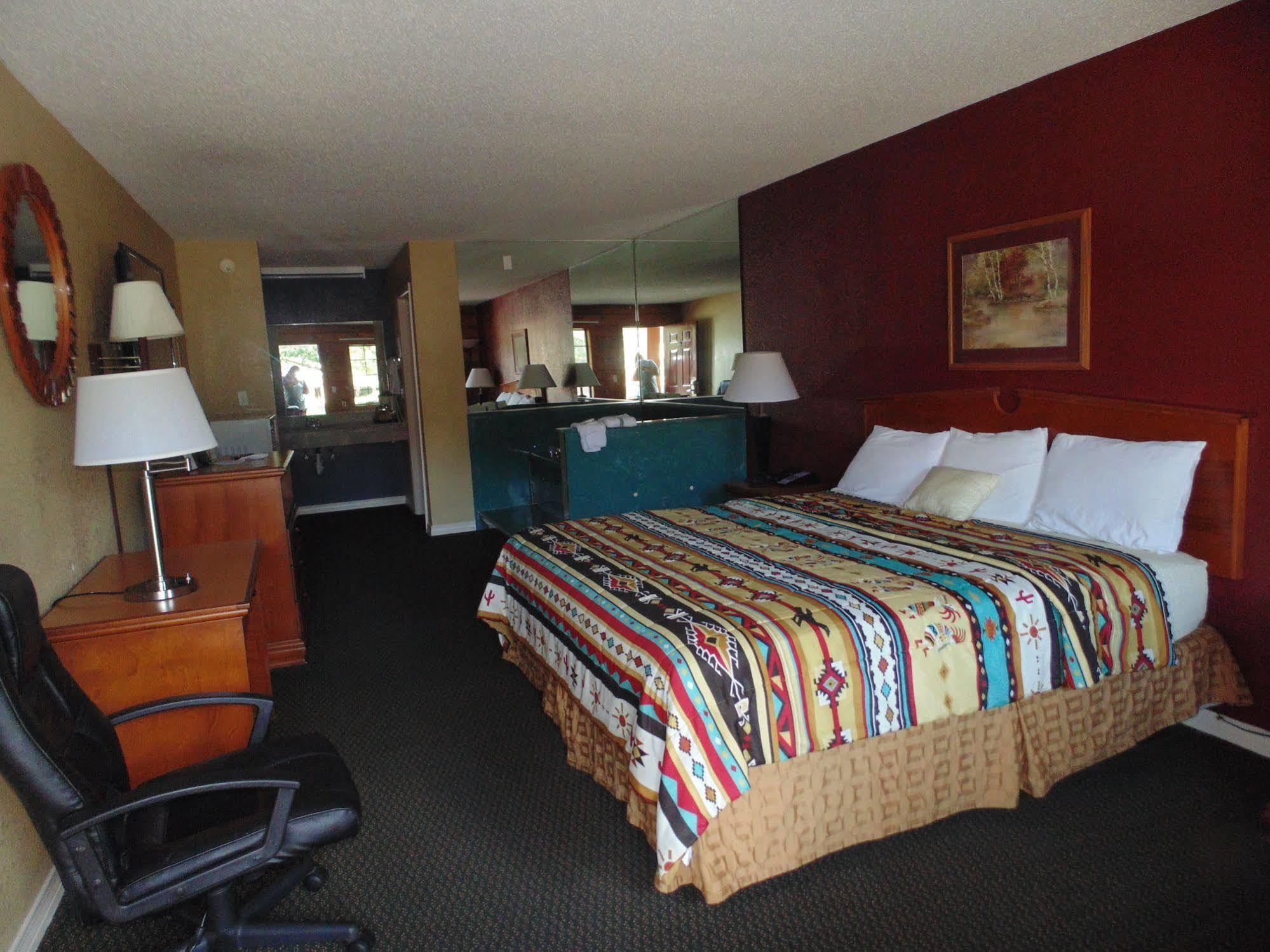 Log Cabin Inn Bay Minette Екстер'єр фото
