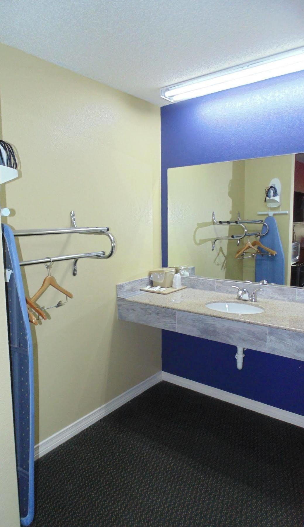 Log Cabin Inn Bay Minette Екстер'єр фото