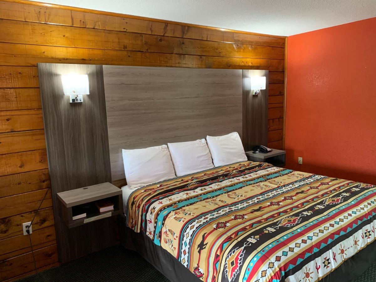 Log Cabin Inn Bay Minette Екстер'єр фото