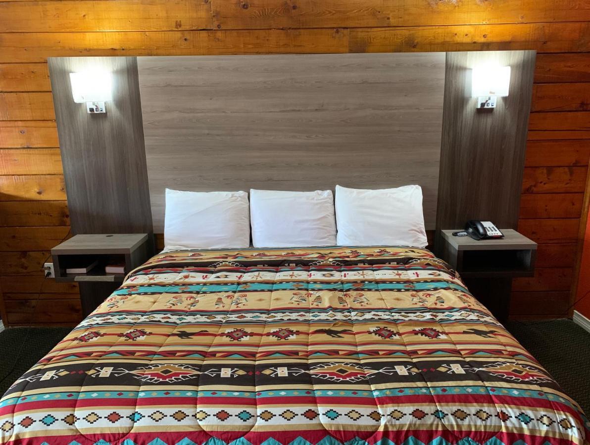 Log Cabin Inn Bay Minette Екстер'єр фото