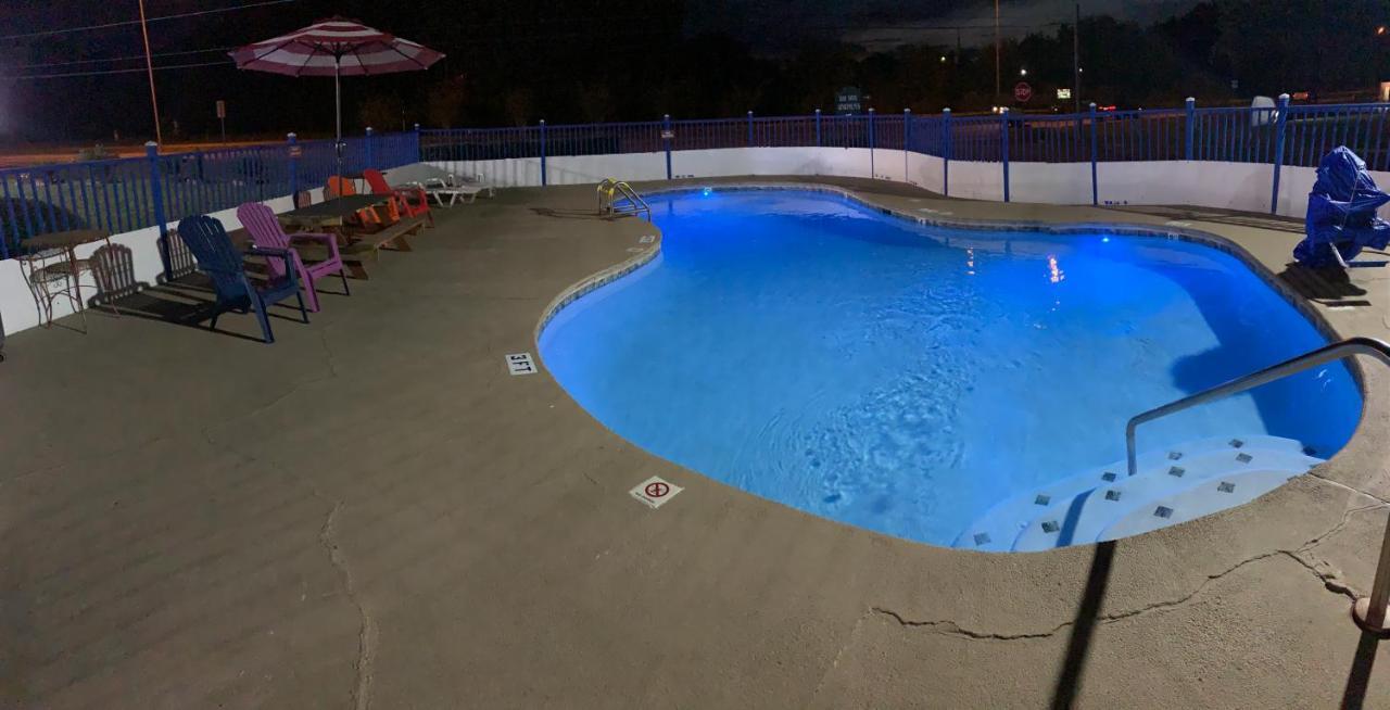 Log Cabin Inn Bay Minette Екстер'єр фото